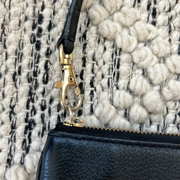 🖤 Michael Kors Wristlet | Mini Bag | Purse | Black Leather | Gold Emblem - Picture 6 of 12